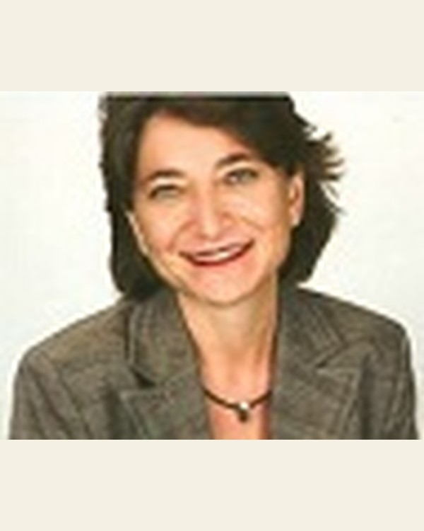 Porträt von Claudia Kramer